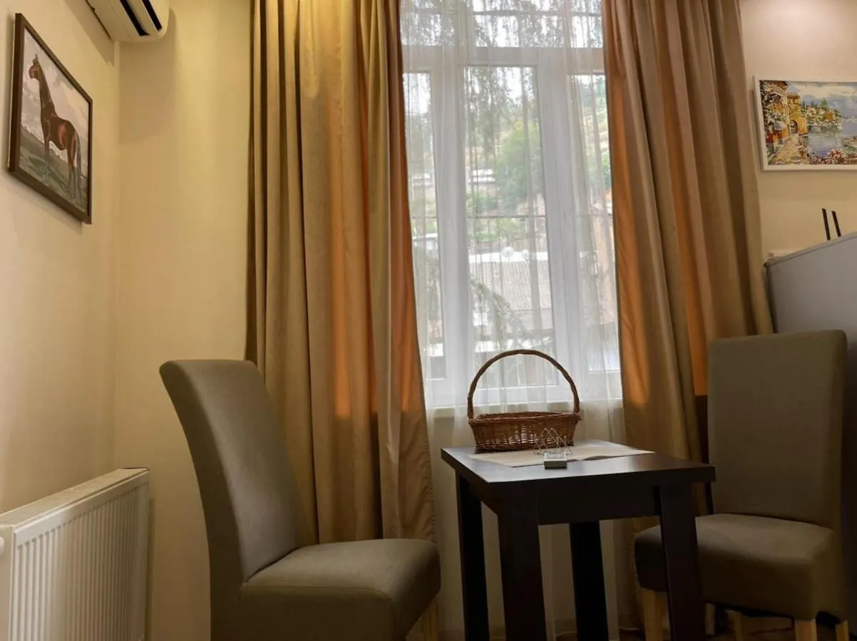 Georgian Guest House On Asatiani Tbilisi