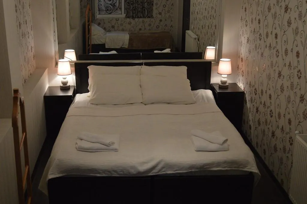 Georgian Guest House On Asatiani Tbilisi